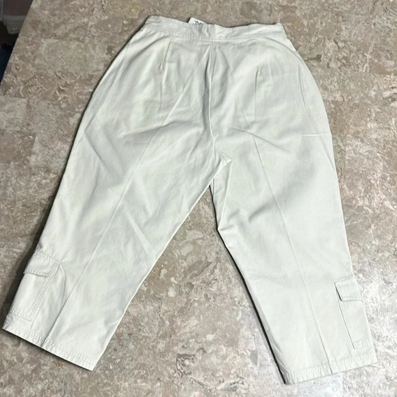 Y2K Barrel cargo capri pants,Light cream ,vtg, NWT, Velcro pocket,PRIVATE MEMBER - Picture 2 of 14